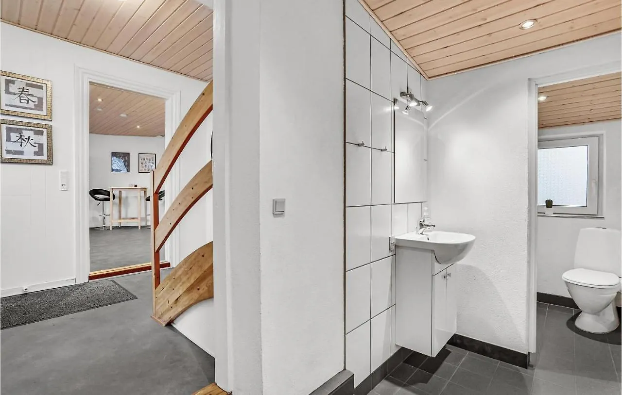 2 Bedroom Stunning Apartment In Billund Denmark